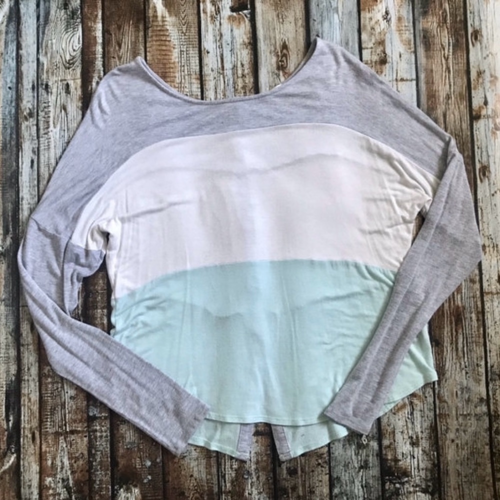 Color Block Soft Knit Button Back Top
